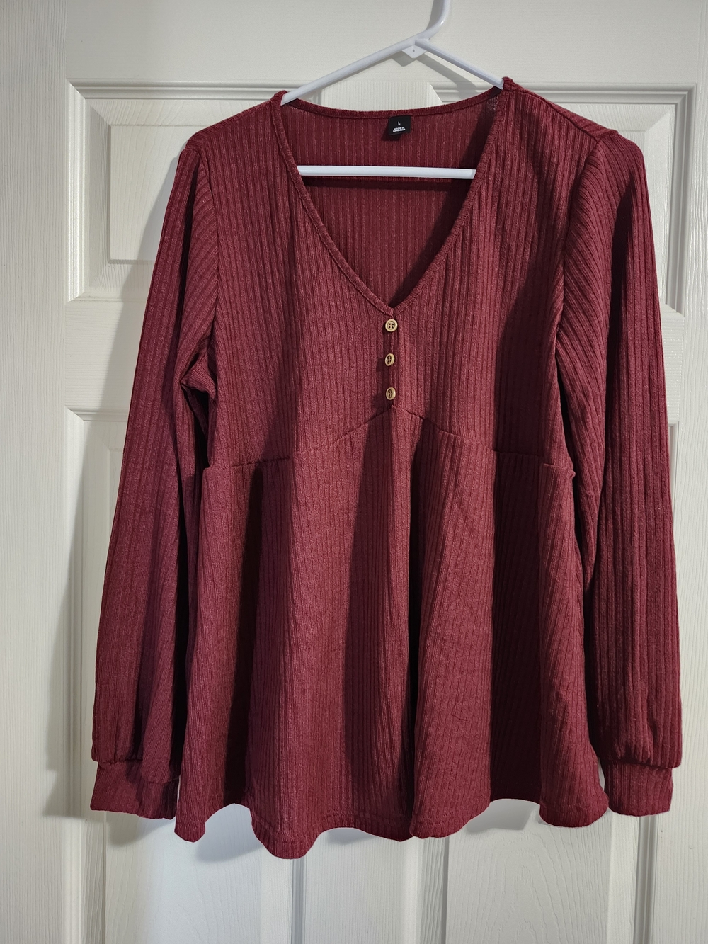 Long-Sleeve V-Neck Ribbed Top in Burgundy – Maternity